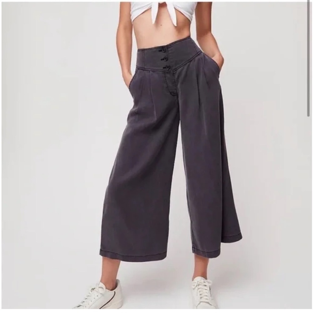 Aritzia WILFRED Free samantha cropped wide-leg gray pant size 2